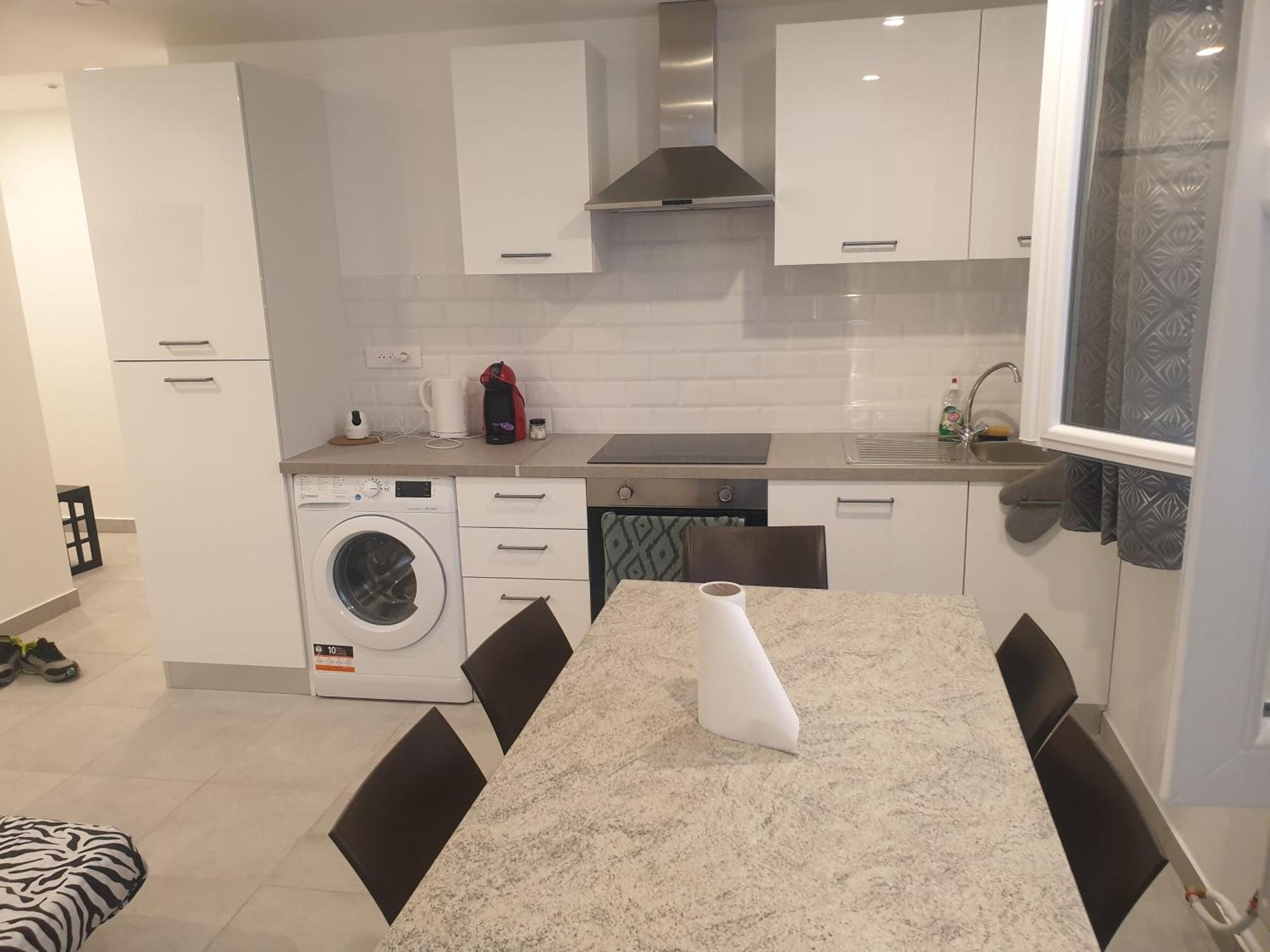 Appartements Renove 2023 Proche Aeroport 5Min, Gare Sncf 2 Min, Tramway Au Pied De L'Immeuble , Parking Possible, Renovated Apartments 2023 Near The Airport 5 Min, Train Station 2 Min, Tram Next To The Building 1 Min, Parking Possible Niza Habitación foto